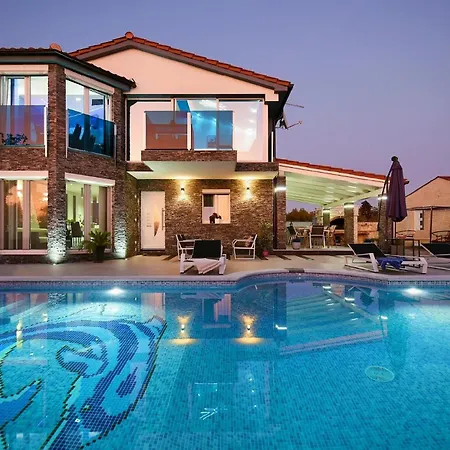 Mit Privatpool Fuer 10 Personen Ca 128 Qm In Fazana, Istrien Istrische Riviera Holiday home *