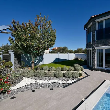 Mit Privatpool Fuer 10 Personen Ca 128 Qm In Fazana, Istrien Istrische Riviera Holiday home Fazana
