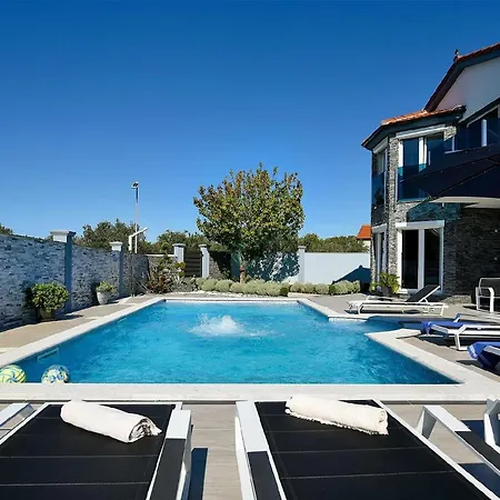 Holiday home Mit Privatpool Fuer 10 Personen Ca 128 Qm In Fazana, Istrien Istrische Riviera Fazana